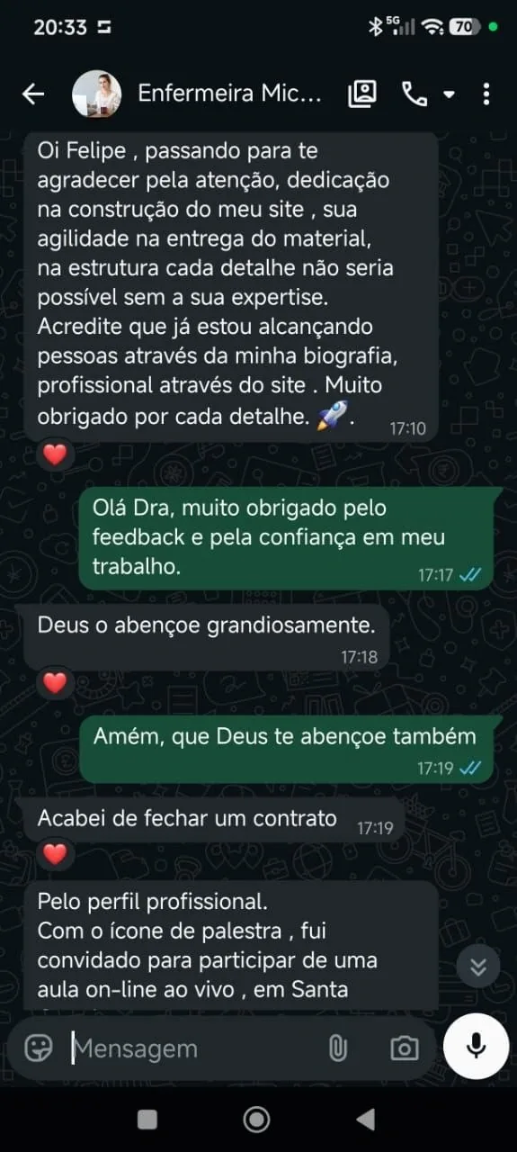 Conversa no WhatsApp em que a enfermeira Micheli Leal agradece pela dedicação na construção do site